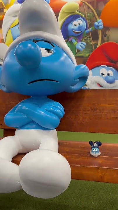 Just an egg on a bench who 💕 Smurfs #eggventurers #shorts #smurf