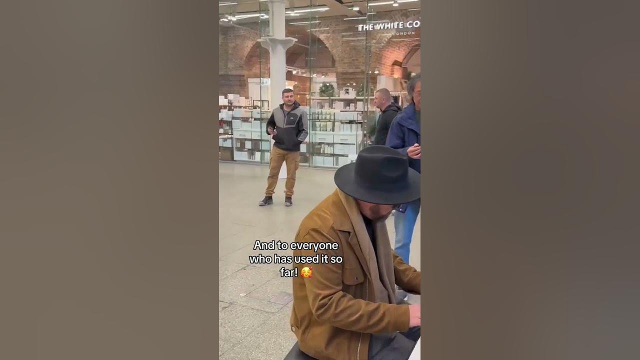 I enjoyed nipping over to London to play ‘Little Things’ for the people of Kings Cross Station!