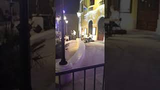 Caruso Cover, Isjecak