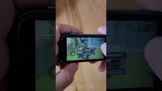 Can You Play Apex Legends On A 3 Inch Smartphone? 😳😯 #Shorts