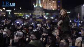 LB.ua: Євромайдан співає &quot;Вставай&quot; з Океаном Ельзи