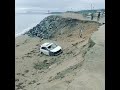 В Охотском автомобиль слетел с обрыва прямо на пляж