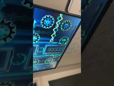 Geometry Dash: Quantum Processing by Riot! (EXTREME DEMON)