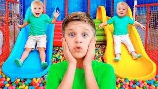 Oliver và Adam vui vẻ với mẹ tại sân chơi screenshot 4