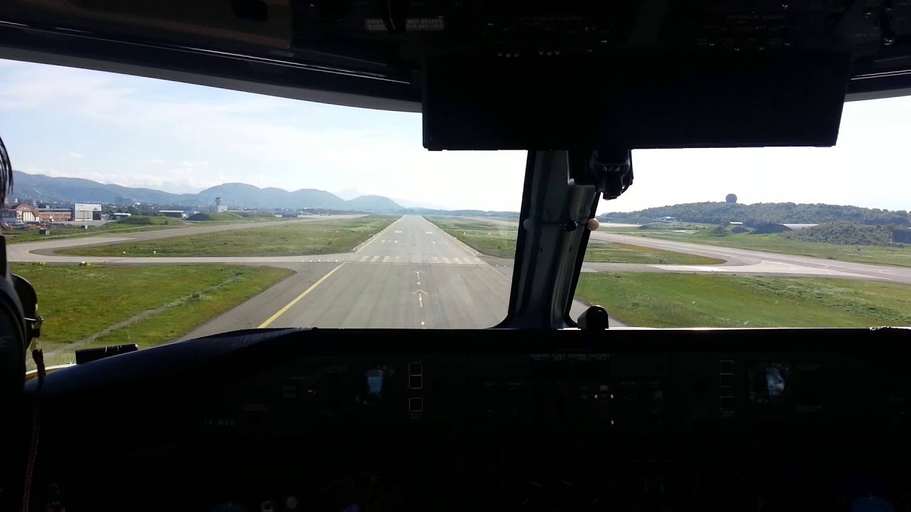 Widerøe flytur Bergen - Bodø Bombardier Q400