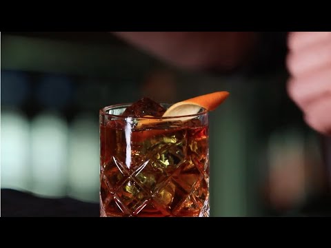 Video: Yuav Ua Li Cas Ua Teb Tauj Rum Cocktail