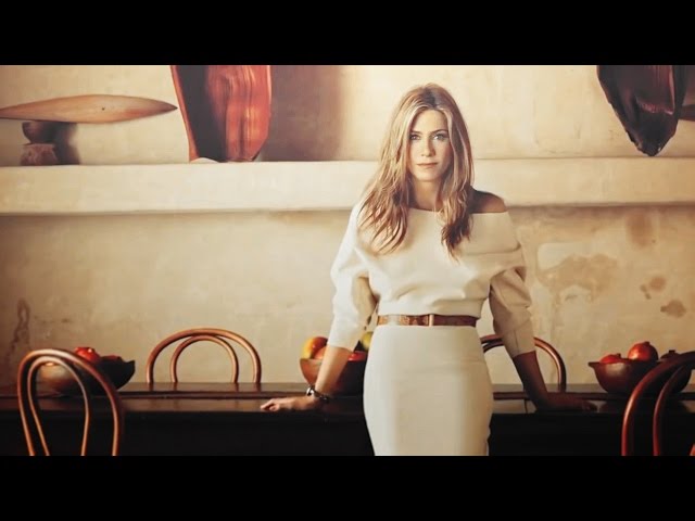 ►Jennifer Aniston | She Doesn't Mind
