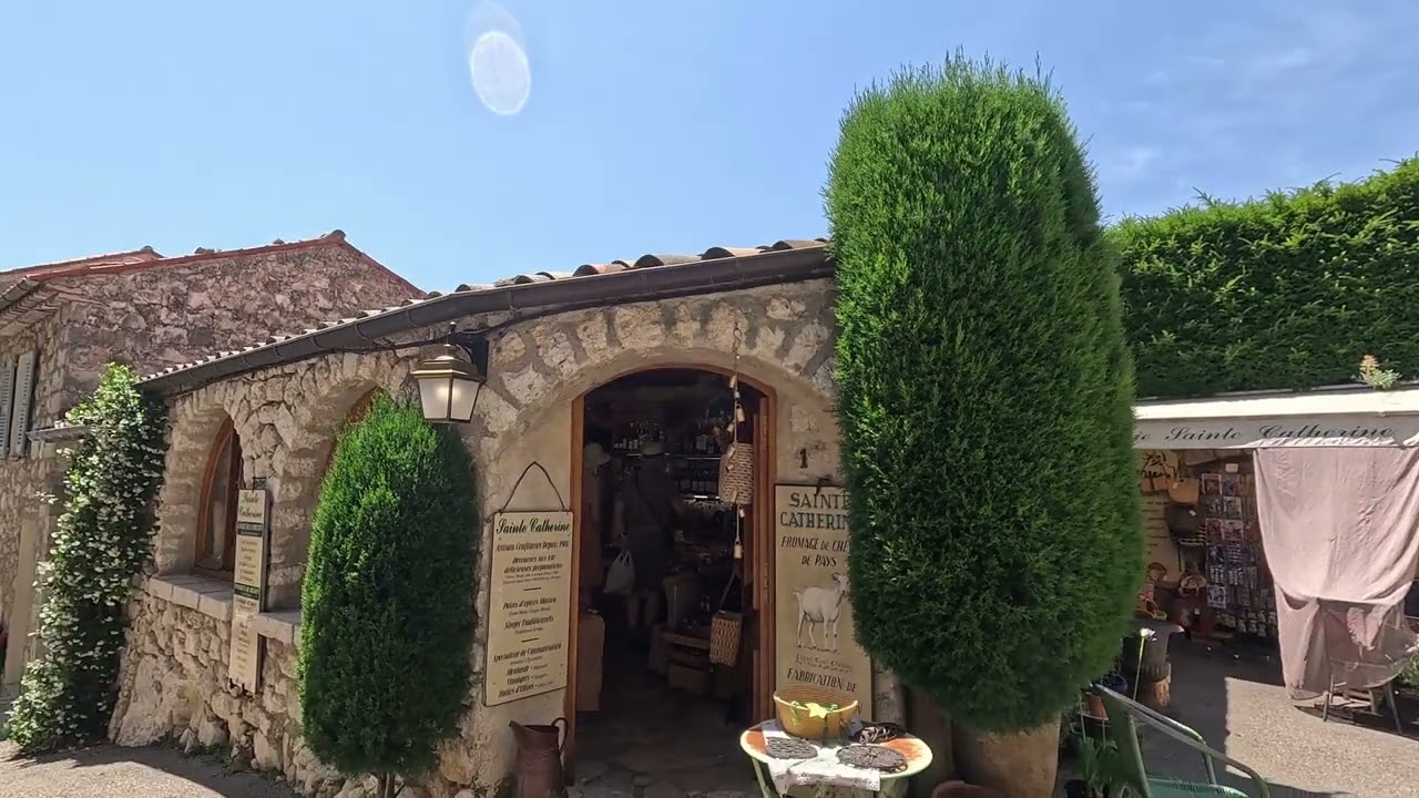 #Gourdon and #TourrettessurLoups . South France. Bike trip #suddelafrance