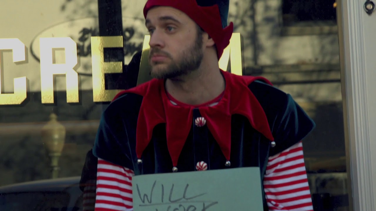 Elf on the Street: Montage adlı videoyu YouTube'da izle Elf on the Street: Montage adlı videoyu YouTube'da izle