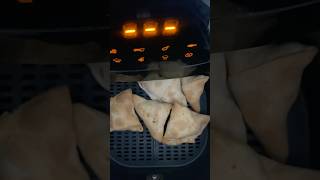 Arfried Samosas recipe😋 #food #trending #viral #samosa #healthy #famous #airfryer #recipe #tasty