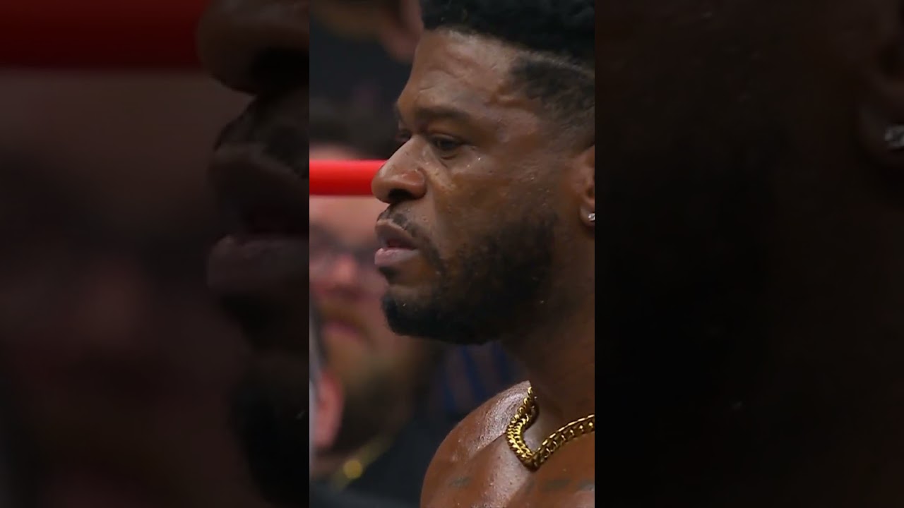 Мощный Хоббс нападает на Джона Моксли!