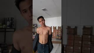 Pramuniaga Indomar Sixpack Buka Baju