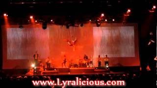 Lyralicious performing with Quixotic