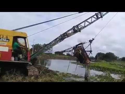 22 RB Dragline Dredging River Bed - YouTube