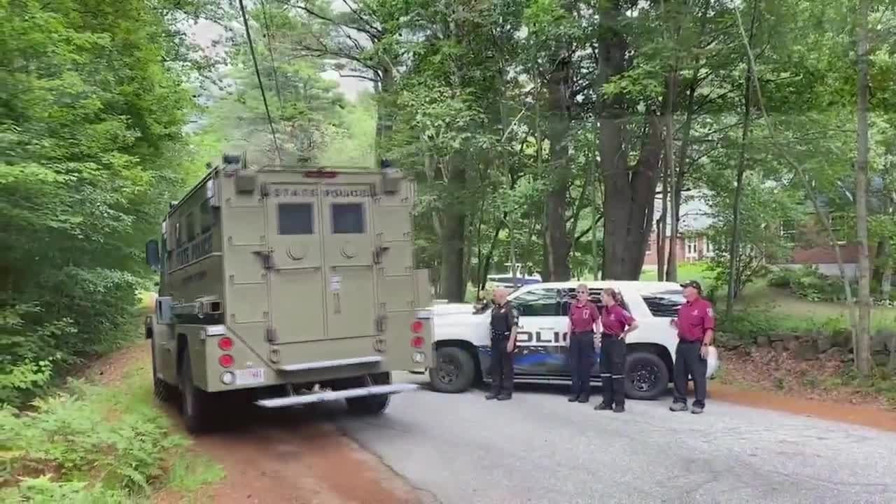Scene video Standoff underway in Tuftonboro YouTube