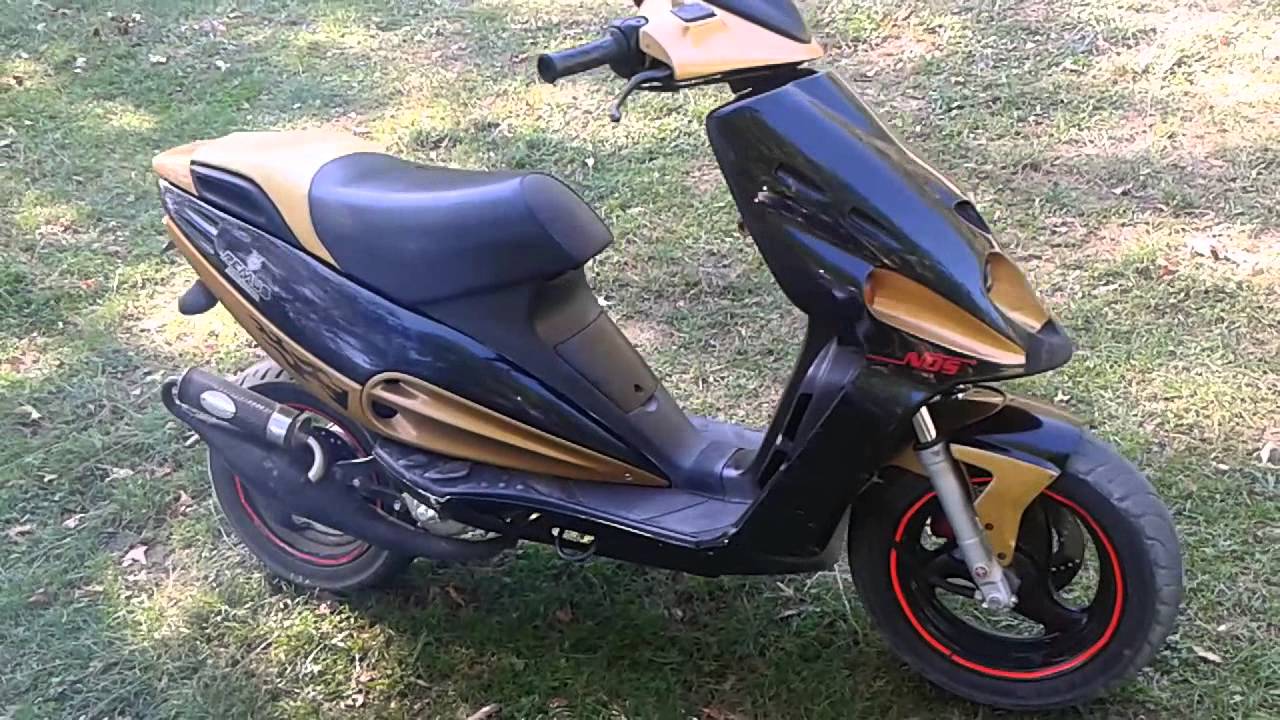 Malaguti F12 Phantom 50cc Leo Vince RR - YouTube