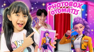 SAMANTHA TRIES THE MAGICAL PHOTOBOX MACHINE ❤️ PHOTOS AUTOMATICALLY CHANGE INTO YOUR FAVORITE CHA...