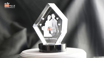 Chân dung pha lê 3D hình đa giác - chân đế pha lê màu đen