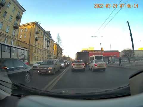 Поворот в нарушение ПДД (п.п. 8.5) и выезд на полосу встречного движения