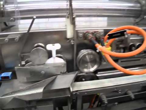Sig HSF-FBG Box Motion Flow Wrapper Auto Infeed - YouTube