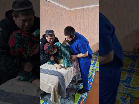 бабушка  не ходила месяц а то и более убрал боль в ногах и в поясце с первого сеанса