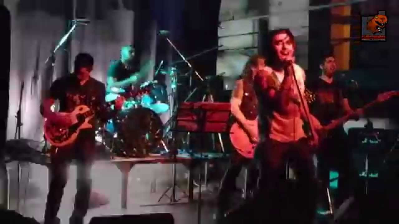 Falso contacto - En Vivo Parque Avellaneda -