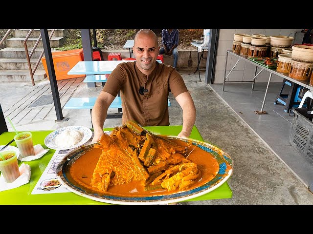 🇲🇾 Street food in Malaysia - HUGE FISH HEAD + Street food tour in Kuala Lumpur, Malaysia class=