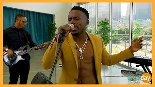 Download Lagu Afro-Pop Artist Demola Performs “Light Up” MP3