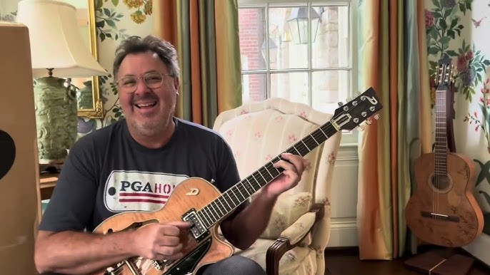 Musician Vince Gill surprises community devastated by record flooding -  YouTube