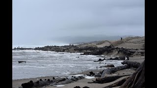 Storm Footage Florence, Oregon. Siuslaw River Jetty Area 18JAN18 USCGAUX by West Coast Gal 9,172 views 6 years ago 6 minutes, 29 seconds
