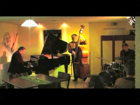 Juri Artamonov Trio - Live im Cafe Oase