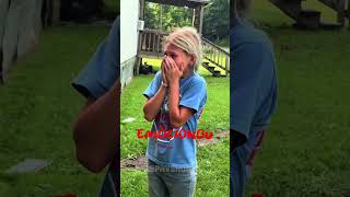 Esse presente fez ela chorar 🥺 #emotional