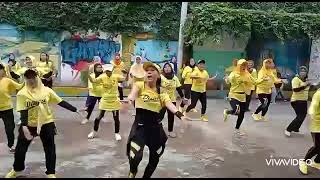Download Lagu senam kreasi GADIS BALIKU REMIX TIK TOK # choreo by Rere zeva MP3