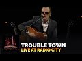 Miniature de la vidéo de la chanson Trouble Town