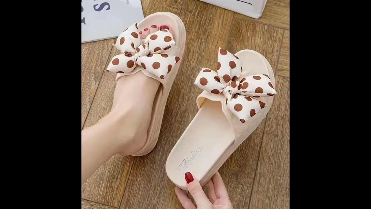 Paypoqdagi sexy xitoylik ayollar Eshagiga bodring yopishtiradi