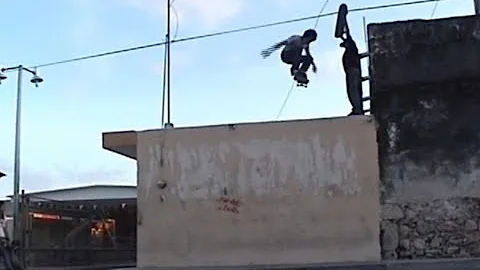 Sponsor me -  Jorge Pekas Farah Parte del video UN...