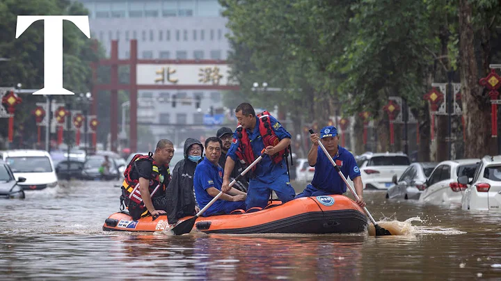 Beijing floods: emergency workers rescue trapped residents from homes - DayDayNews