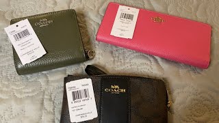 What s in my Coach Dempsey Wallet signature wristlet