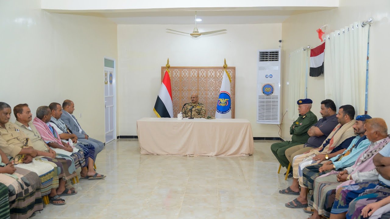 أعلن عن مشاريع تعليمية في المخا.. طارق صالح: سنعاود العمل بمشروع مياه الشيخ زايد لمدينة تعز