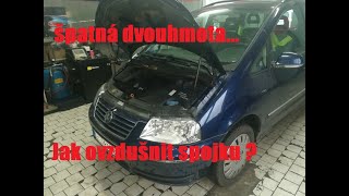 Výměna nefunkční dvouhmoty VW Sharan 1.9 TDi + Jak ovzdušnit spojku? (návod)