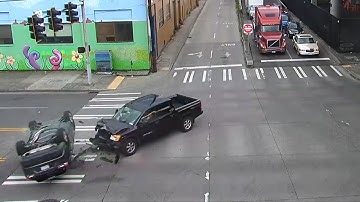 Crashes caught on Seattle traffic cameras #9!