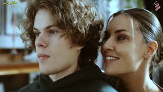 معلمة كمان تقع في حب طالبها سمعها