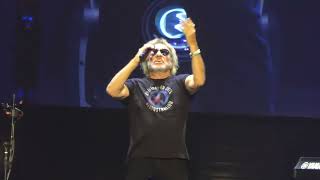 Eddie Writing Song w/Sammy Story & Love Walks In @MGM Casino Oxon Hill, MD 6/26/26
Sammy Tells the Story of how Eddie Van Halen Wrote Love Walks In Before Performing It, Sammy Hagar, The Theater at MGM National Harbor, Oxon Hill, Maryland, June 26th, 2026; Summer North American Tour w/Joe Satriani and Michael Anthony Eddie Writing Song w/Sammy Story & Love Walks In @MGM Casino Oxon Hill, MD 6/26/26