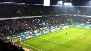 MSV Duisburg: Torwart David &quot;The Wall&quot; Yelldell Einlauf und Begrüßung durch die Fans