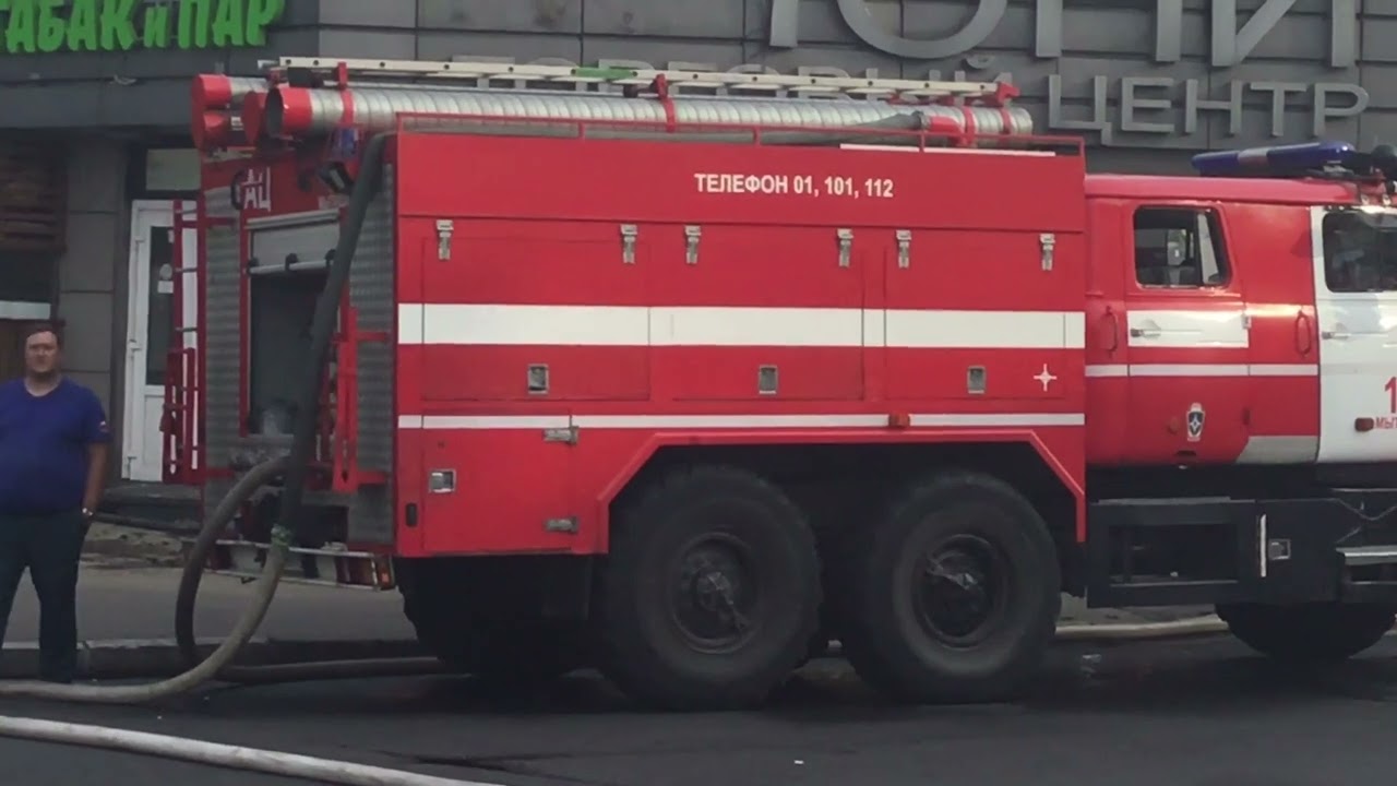 Пожар в Мытищах потушили под утро ! Сгорели все павильоны по вине кафе ...