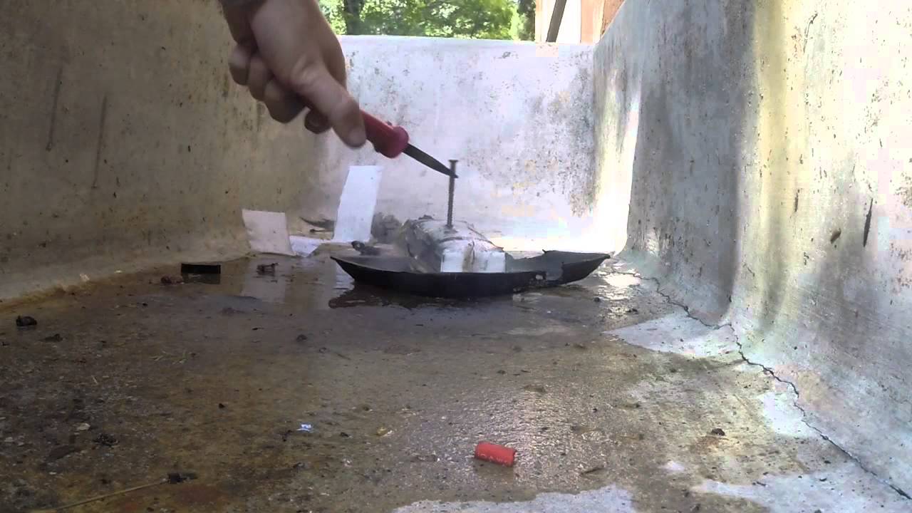 LiPo Battery exploding - Shortcut Fire, smoke - YouTube
