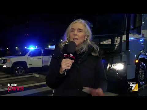 Video Scontri al corteo Askatasuna, Batteri in diretta da Torino: “È scoppiata una guerriglia ...