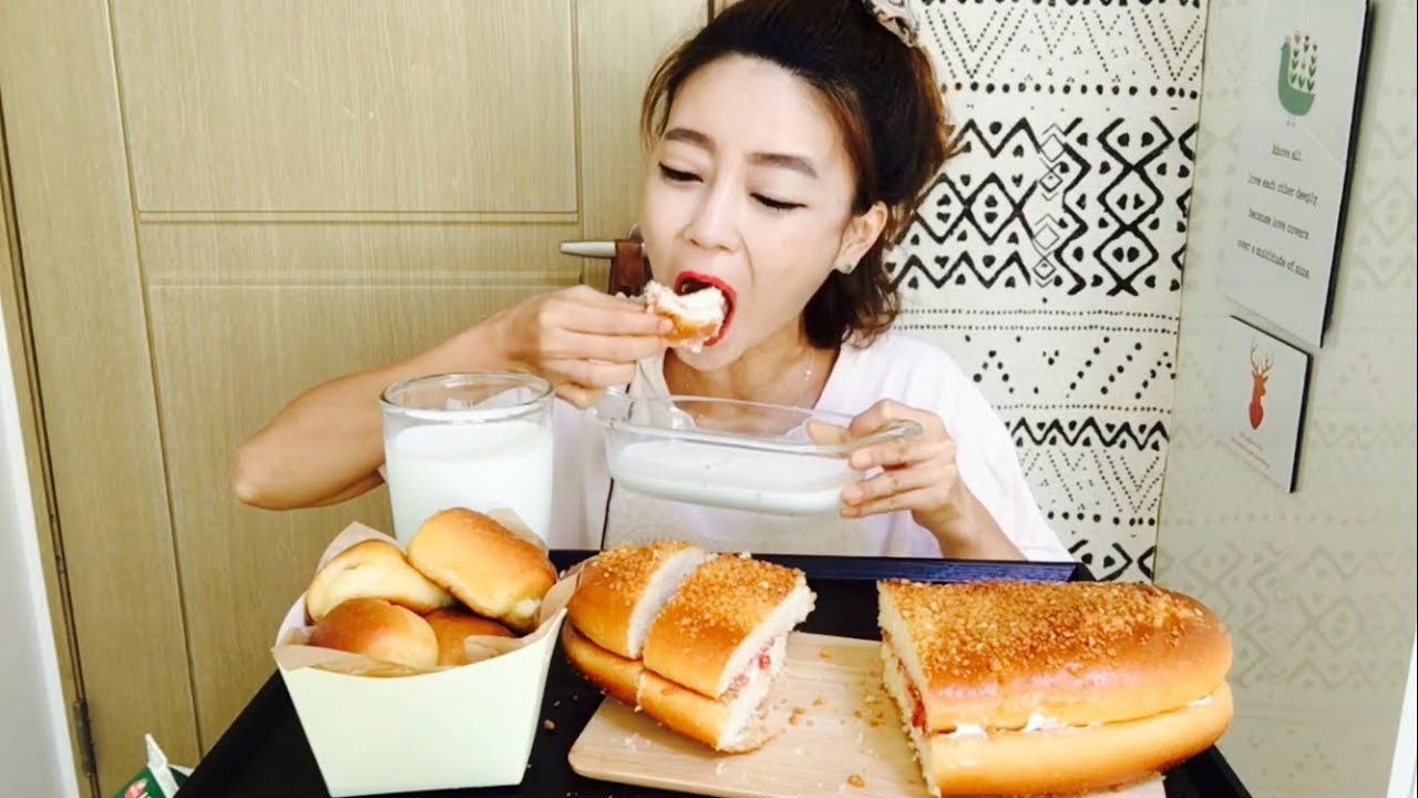 맘모스빵 미니치즈빵 와..정말 맛있어요(파리바게트)