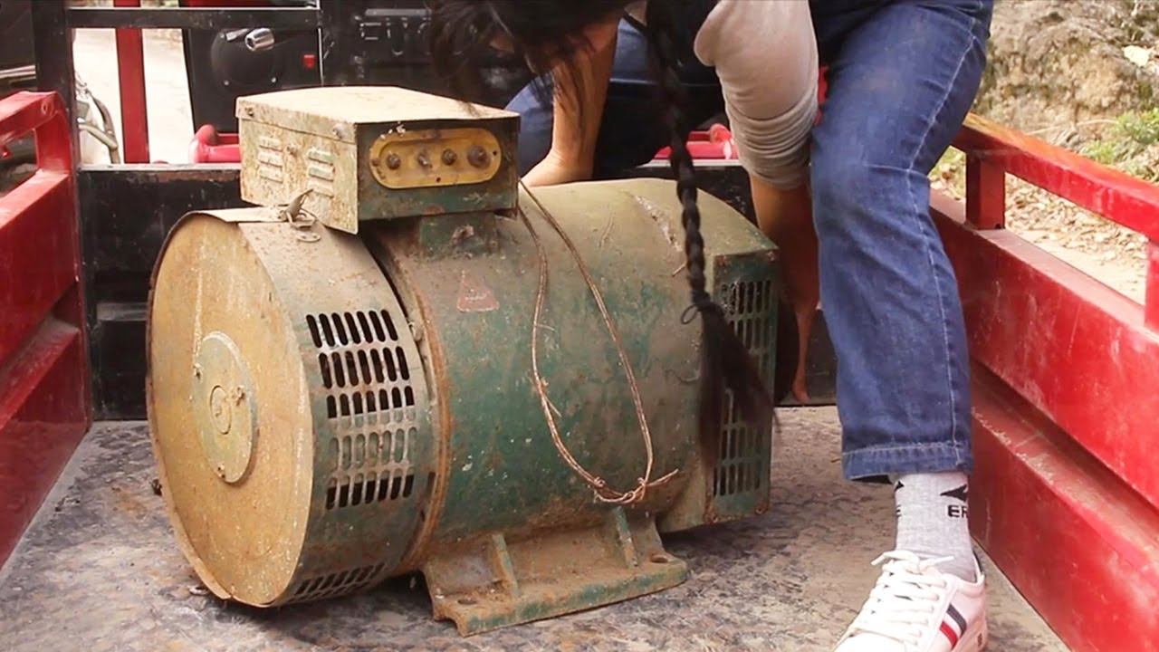 Гениальная девушка починила генератор хозяина морозилки, ожидая, когда он придет и пошевелится~🎈