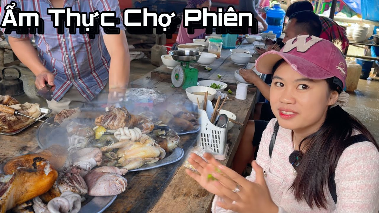Cô Gái Lào Lần Đầu Thưởng Thức Món Mèn Mén Tại Chợ Phiên Lùng Phình, Cảm Giác Ngon Tuyệt.